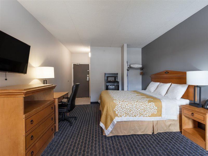 Days & By Wyndham Lancaster Amish Country Hotel 3*