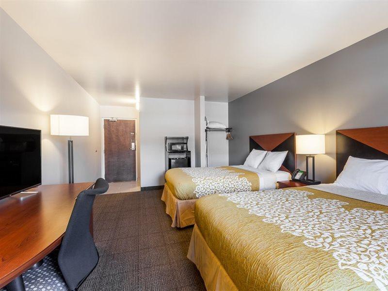 Days & By Wyndham Lancaster Amish Country 3*