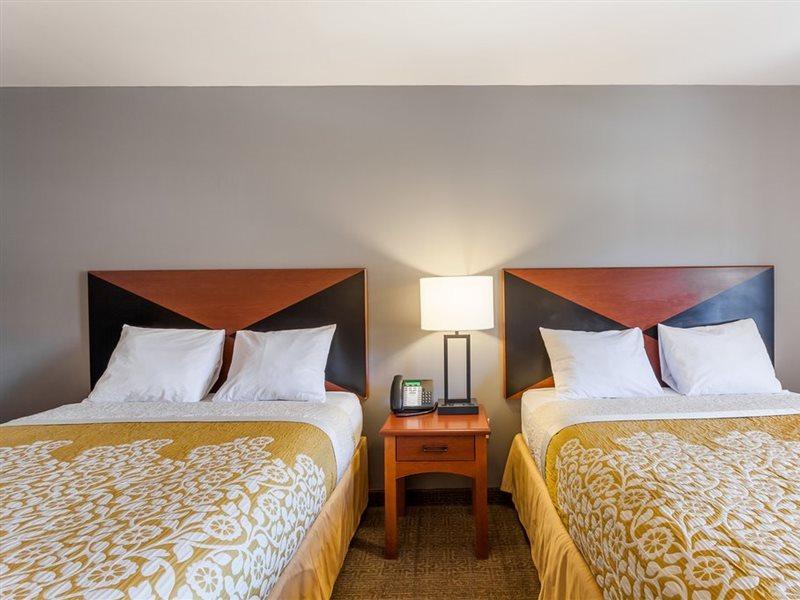 Hotel Days & By Wyndham Lancaster Amish Country Mountville