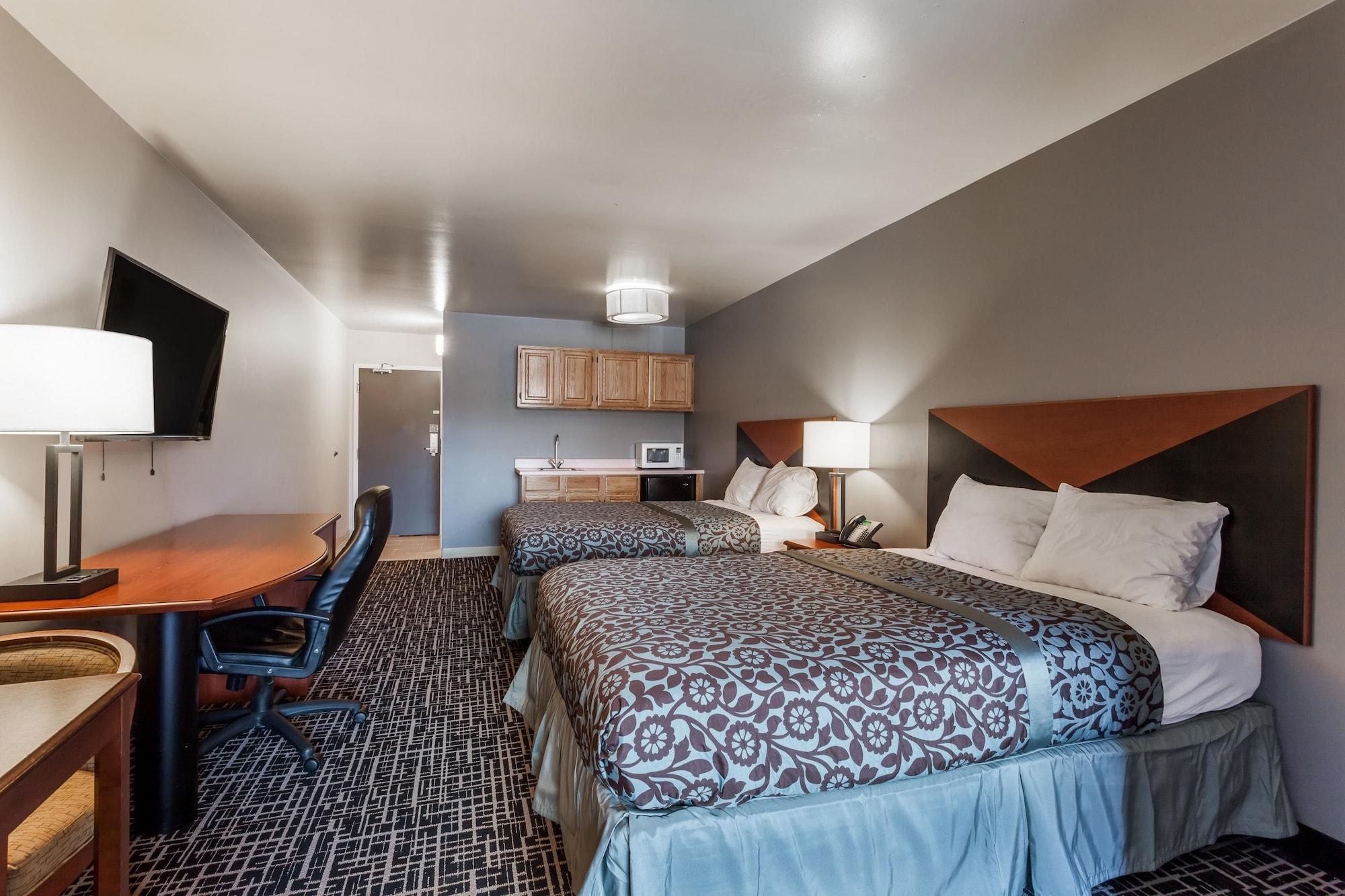 Days & By Wyndham Lancaster Amish Country Hotel 3*