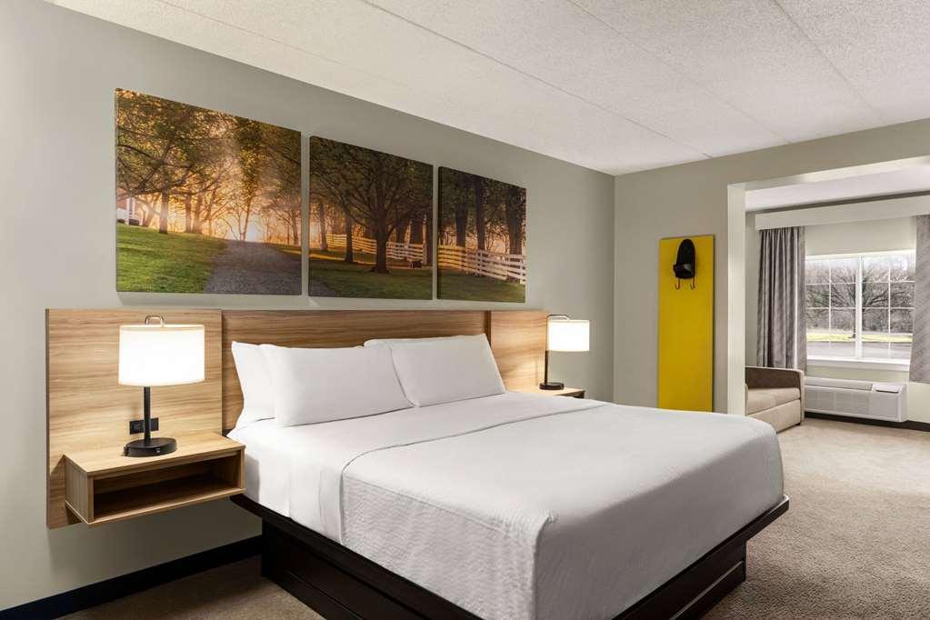 Hotel Days & By Wyndham Lancaster Amish Country Mountville