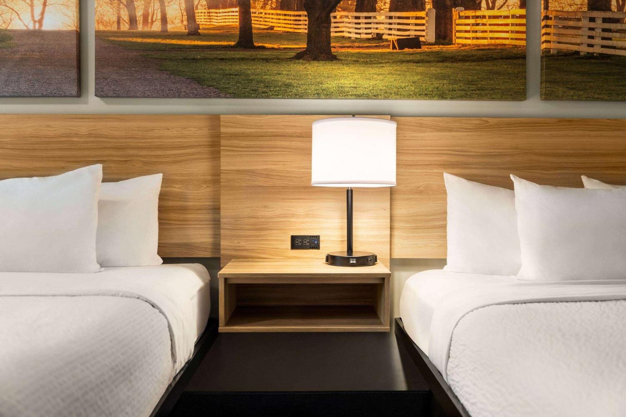 Days & By Wyndham Lancaster Amish Country Hotel 3*