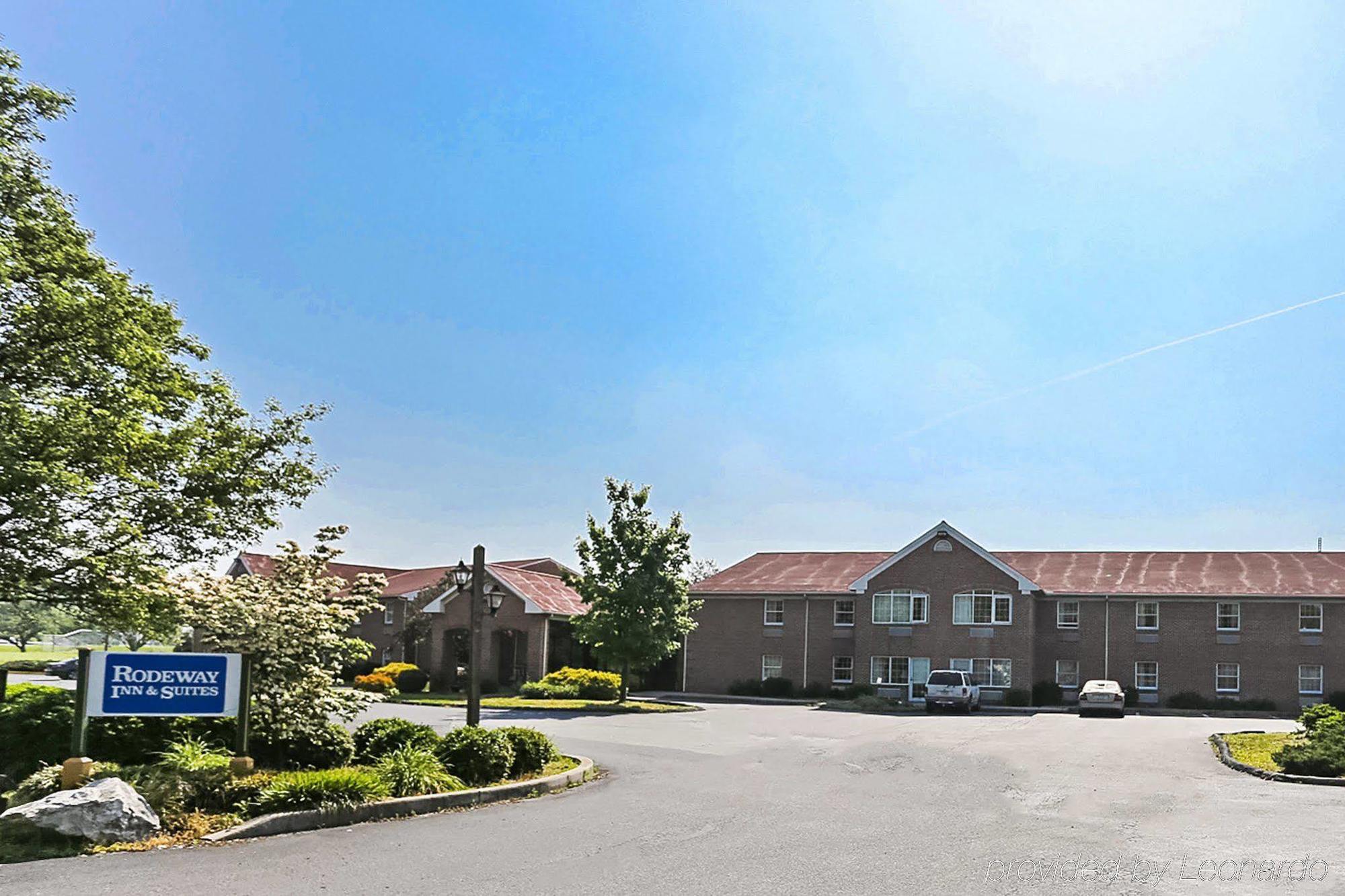 Days & By Wyndham Lancaster Amish Country Hotel