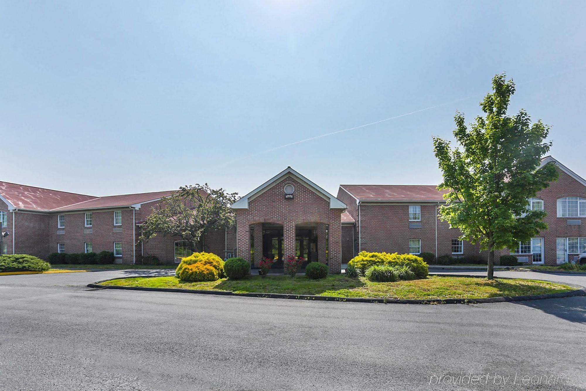 Hotel Days & By Wyndham Lancaster Amish Country 3*