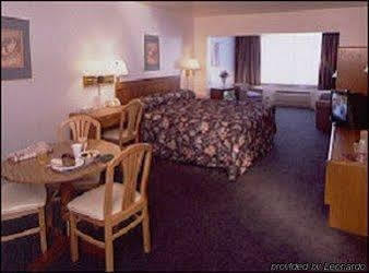Hotel Days & By Wyndham Lancaster Amish Country 3*
