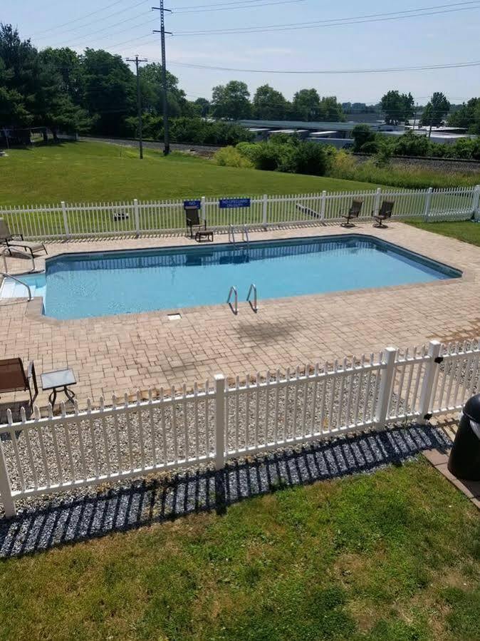 Hotel Days & By Wyndham Lancaster Amish Country